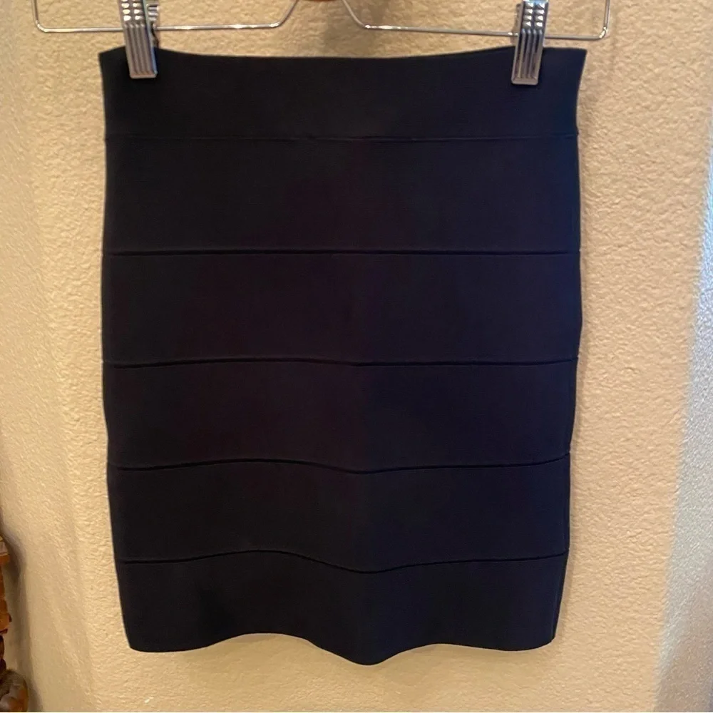 BCBG Women Black Simone Textured Power Bandage Skirt Size Small
